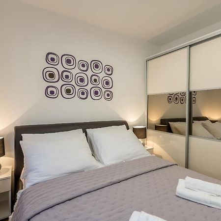 Madrugada Apartments Stari Grad  Zewnętrze zdjęcie