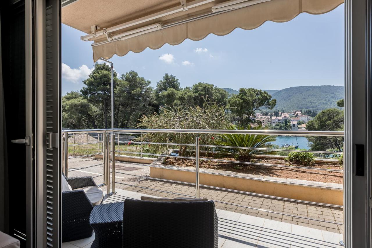 Madrugada Apartments Stari Grad  Zewnętrze zdjęcie
