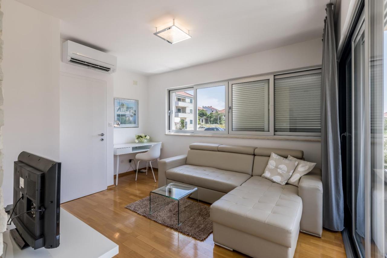 Madrugada Apartments Stari Grad  Zewnętrze zdjęcie