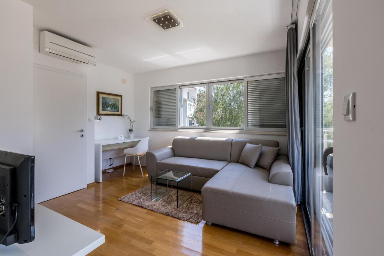 Madrugada Apartments Stari Grad  Zewnętrze zdjęcie