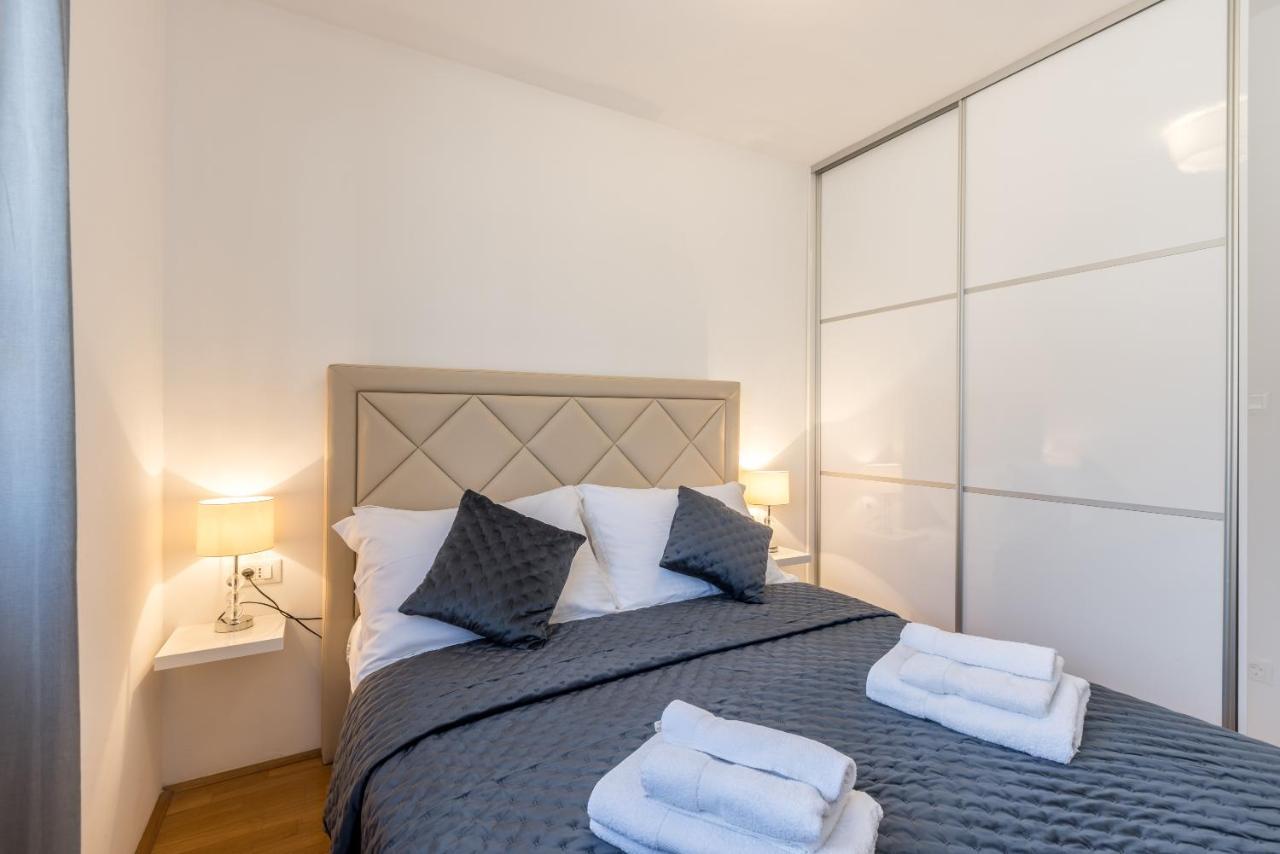 Madrugada Apartments Stari Grad  Zewnętrze zdjęcie