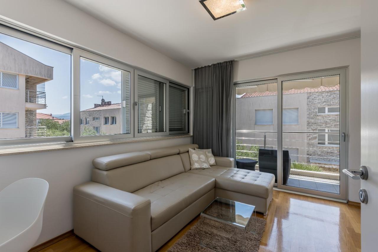 Madrugada Apartments Stari Grad  Zewnętrze zdjęcie
