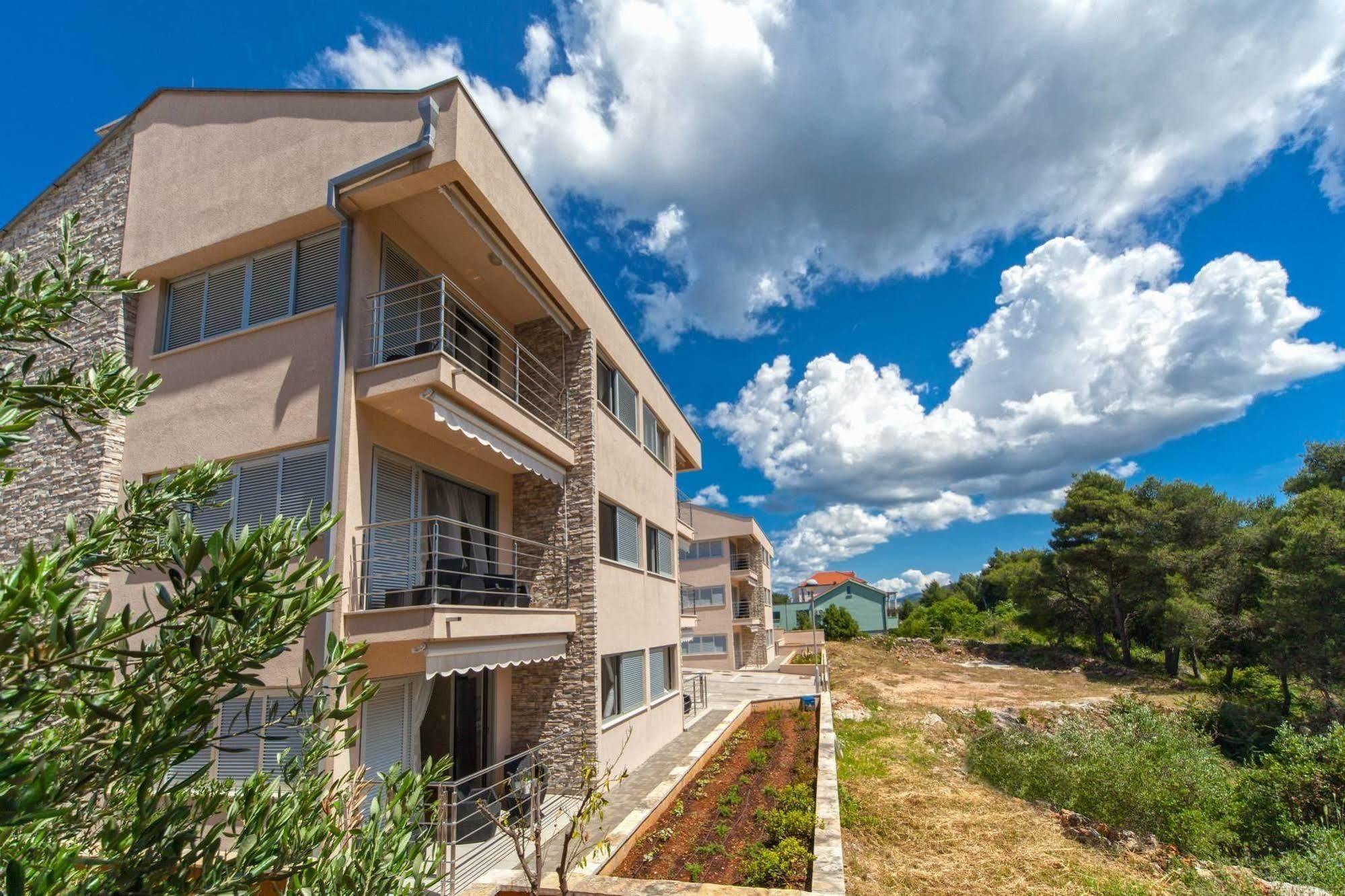 Madrugada Apartments Stari Grad  Zewnętrze zdjęcie