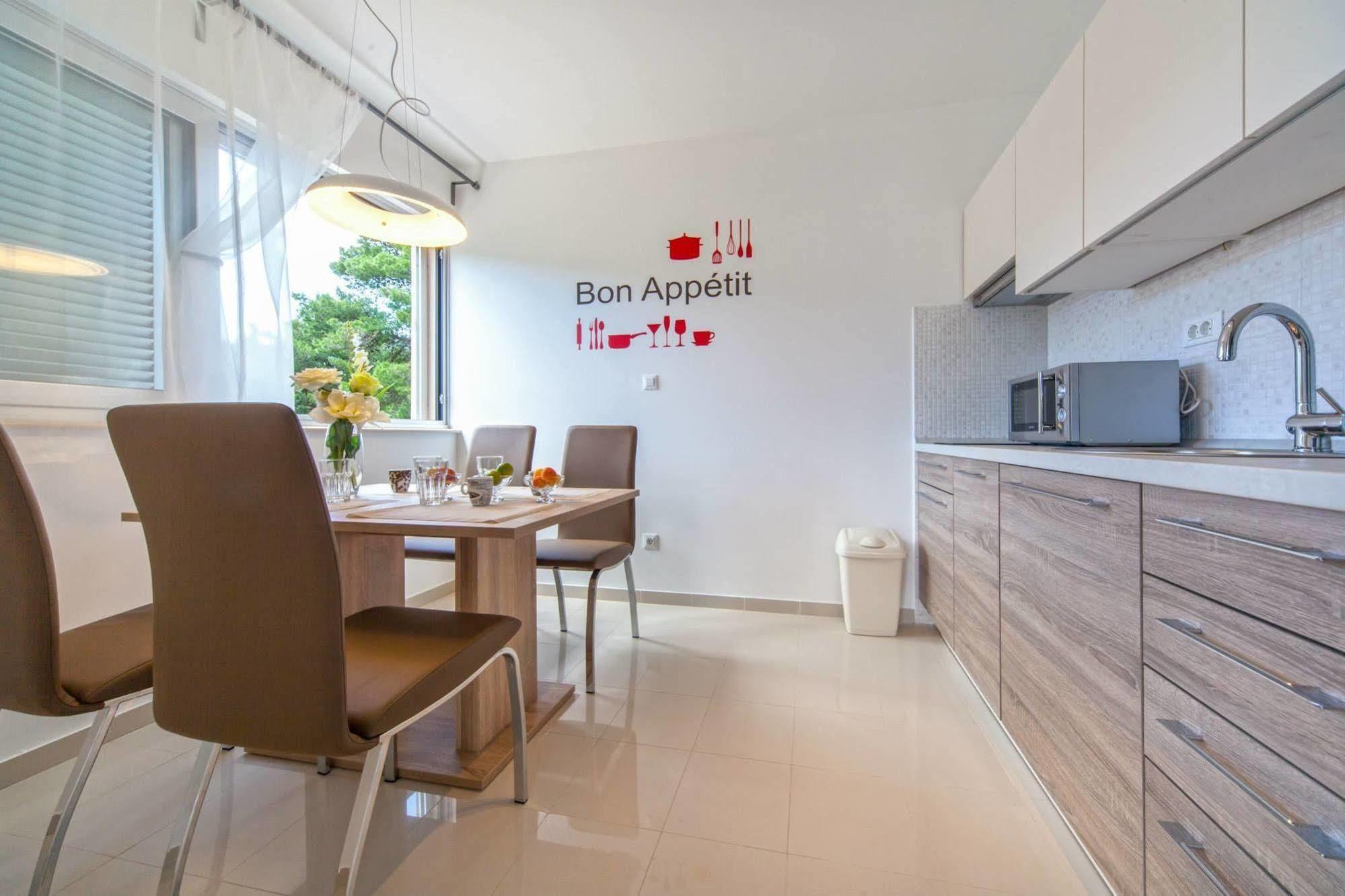 Madrugada Apartments Stari Grad  Zewnętrze zdjęcie