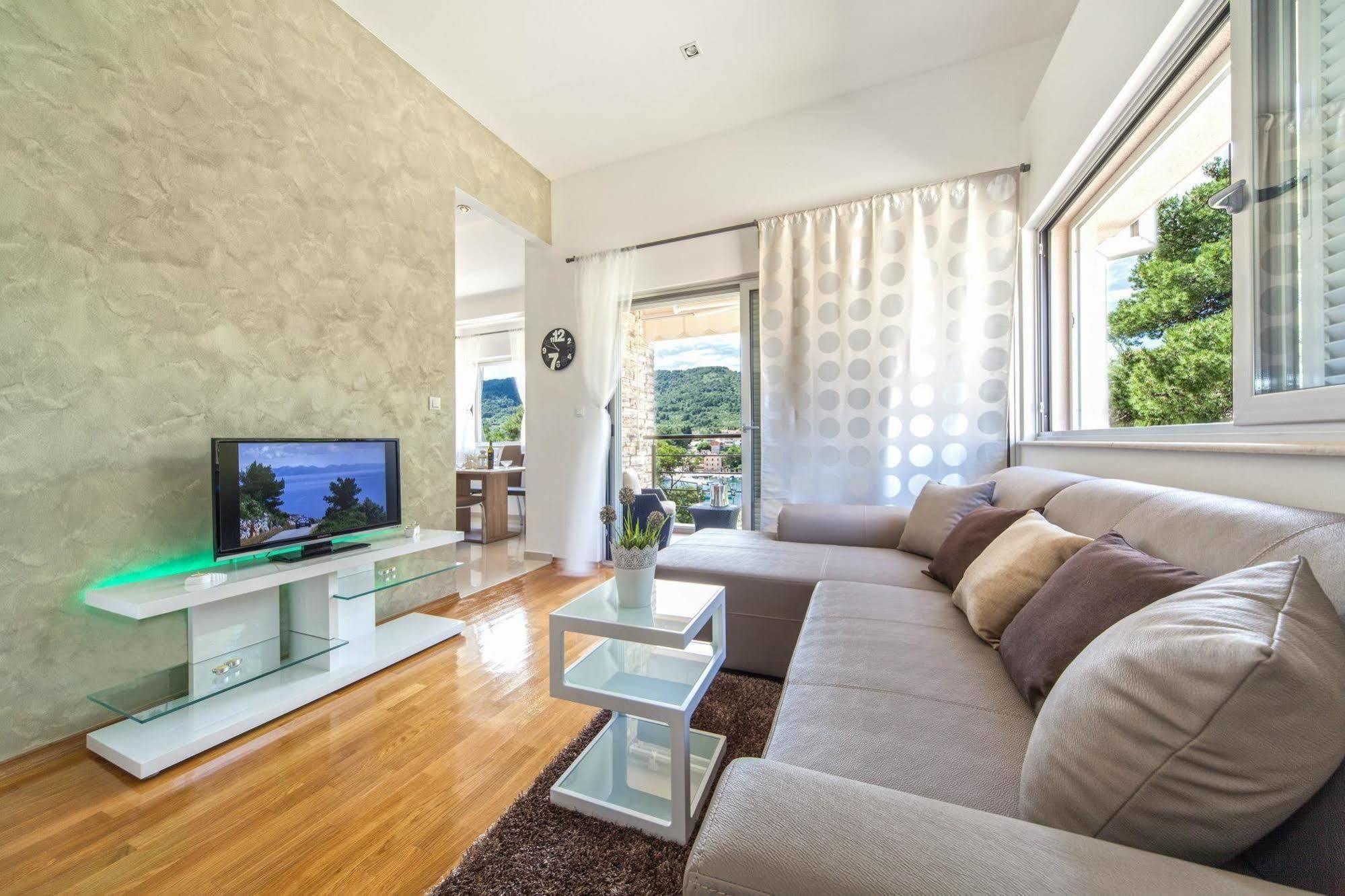 Madrugada Apartments Stari Grad  Zewnętrze zdjęcie