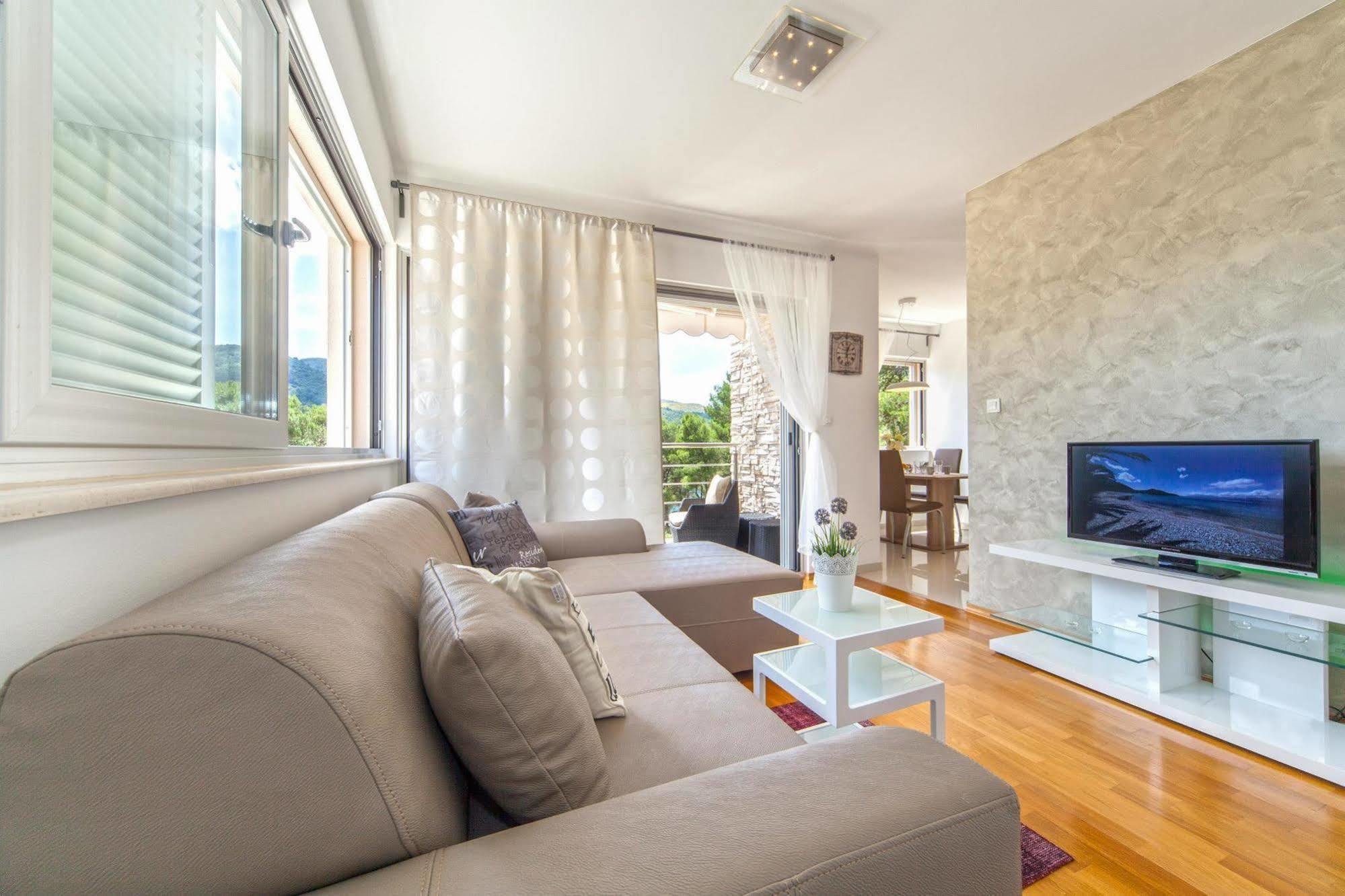 Madrugada Apartments Stari Grad  Zewnętrze zdjęcie