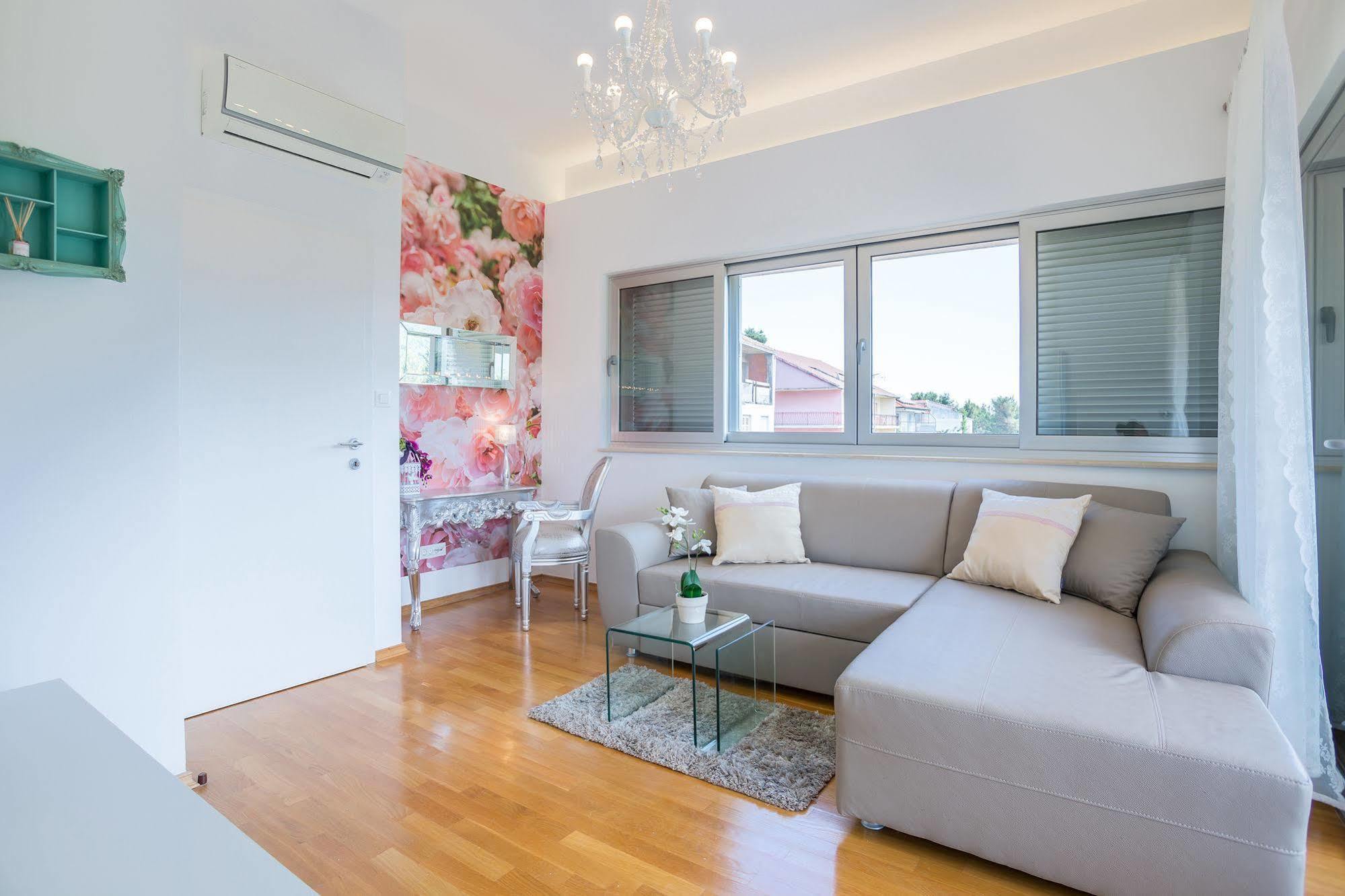 Madrugada Apartments Stari Grad  Zewnętrze zdjęcie
