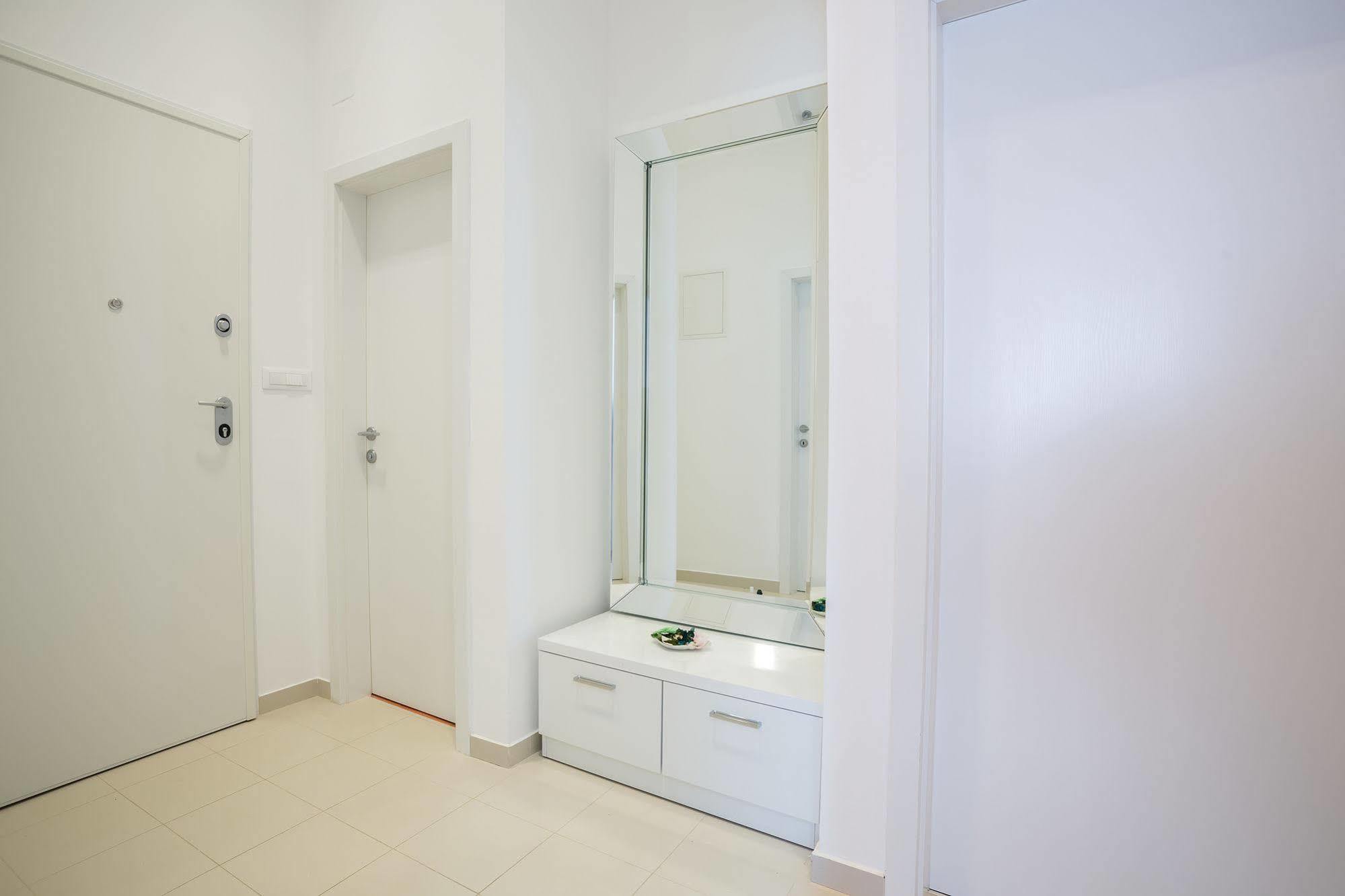 Madrugada Apartments Stari Grad  Zewnętrze zdjęcie